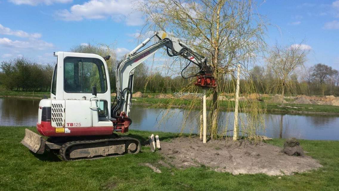 Palen de grond in trillen met een trilblok
