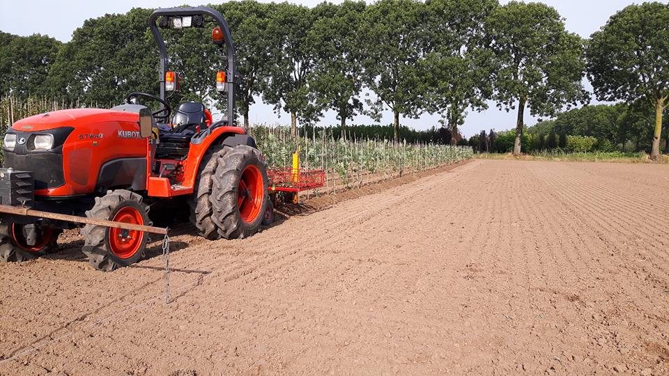 Plantwerk, uitgevoerd door Loonbedrijf Van Kleef